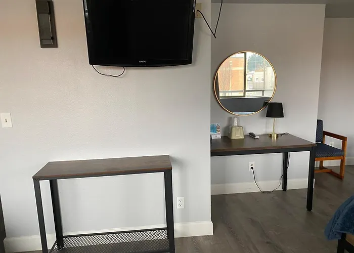 Aircrest Motel